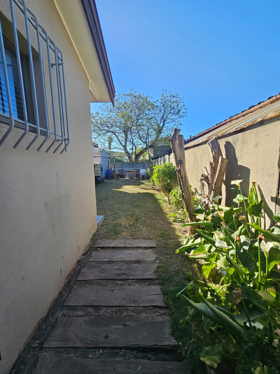3 Bedroom Property for Sale in Peerless Park North Western Cape